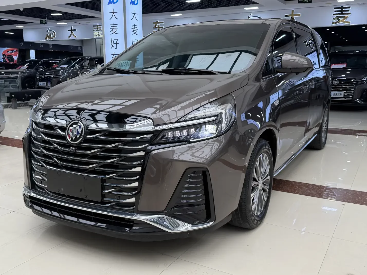 Buick GL8  из Китая