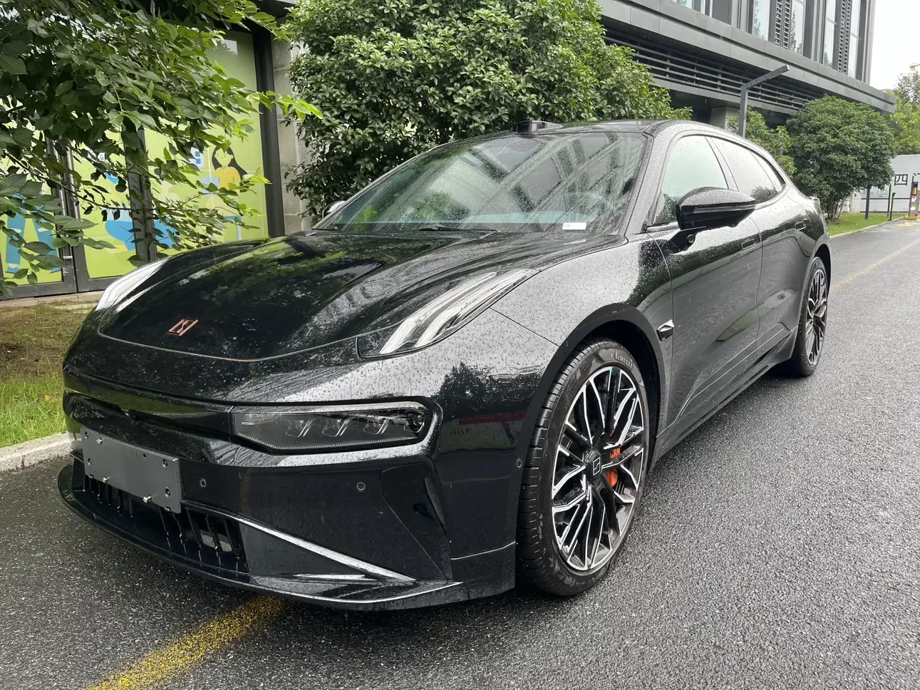 ZEEKR 001