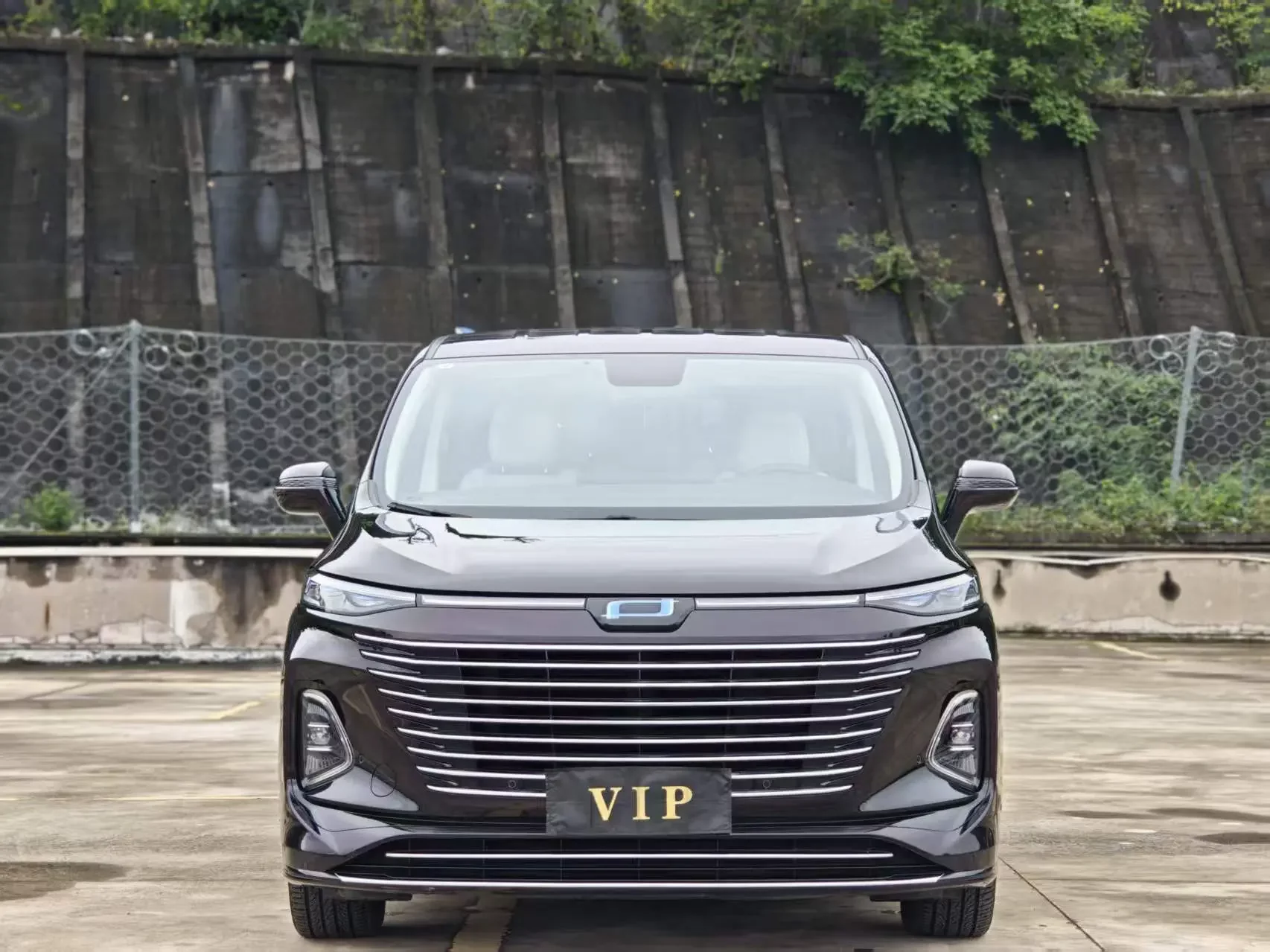 FAW Bestune M9 (Besturn M9)  из Китая