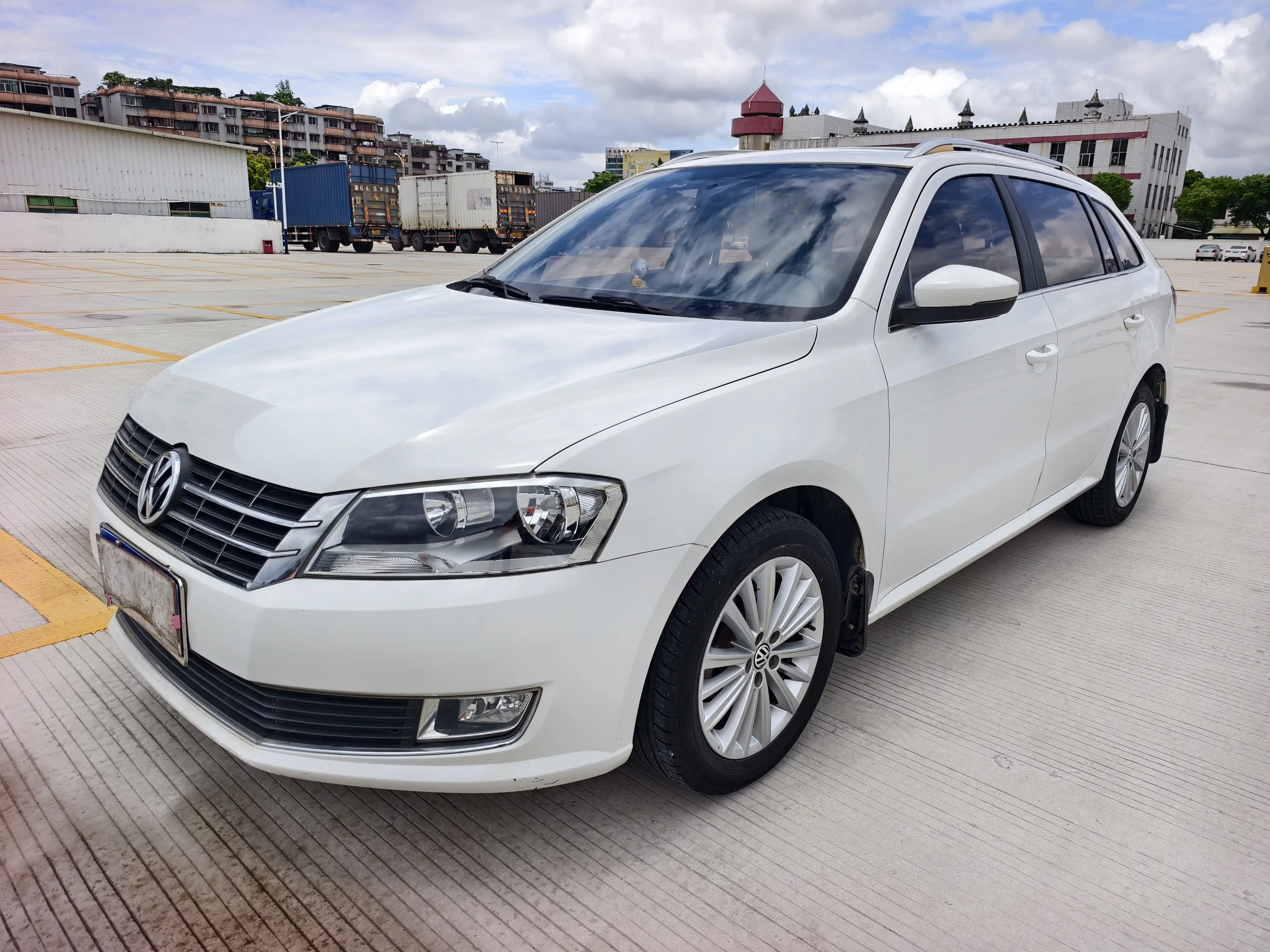 Volkswagen Langxing  из Китая