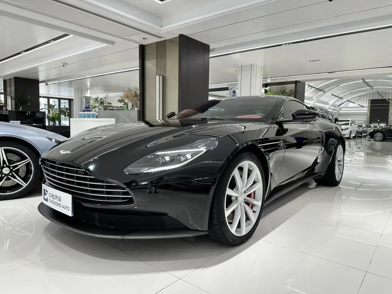 Aston Martin DB11  из Китая