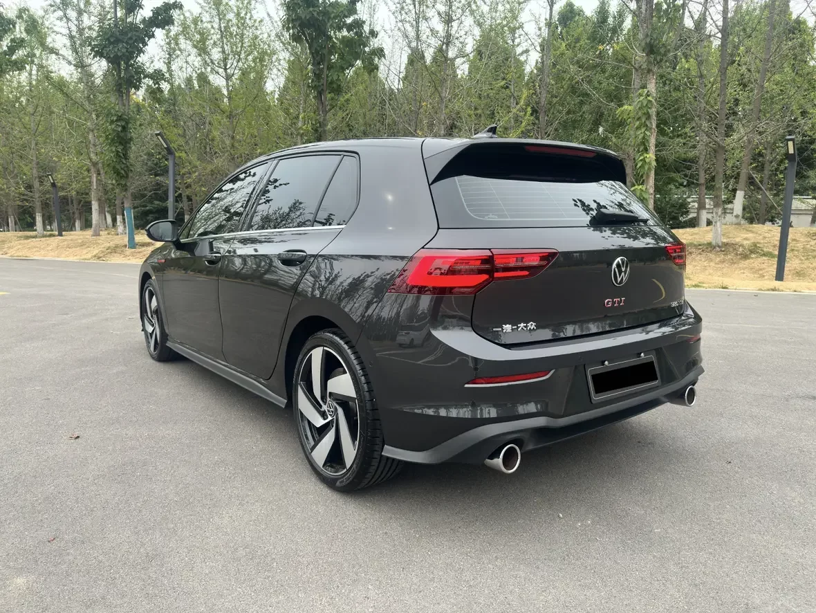 Volkswagen Golf GTI