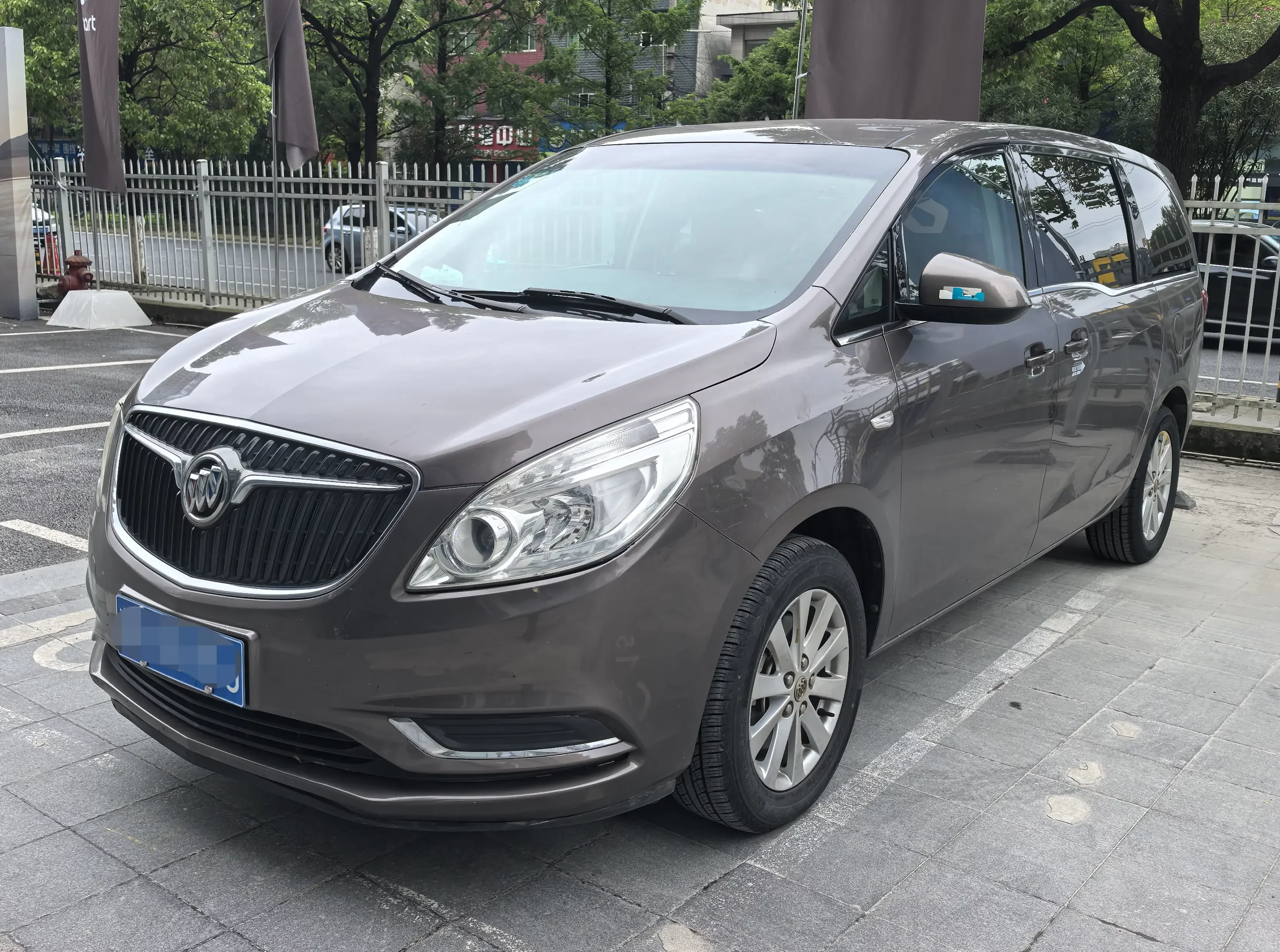Buick GL8  из Китая