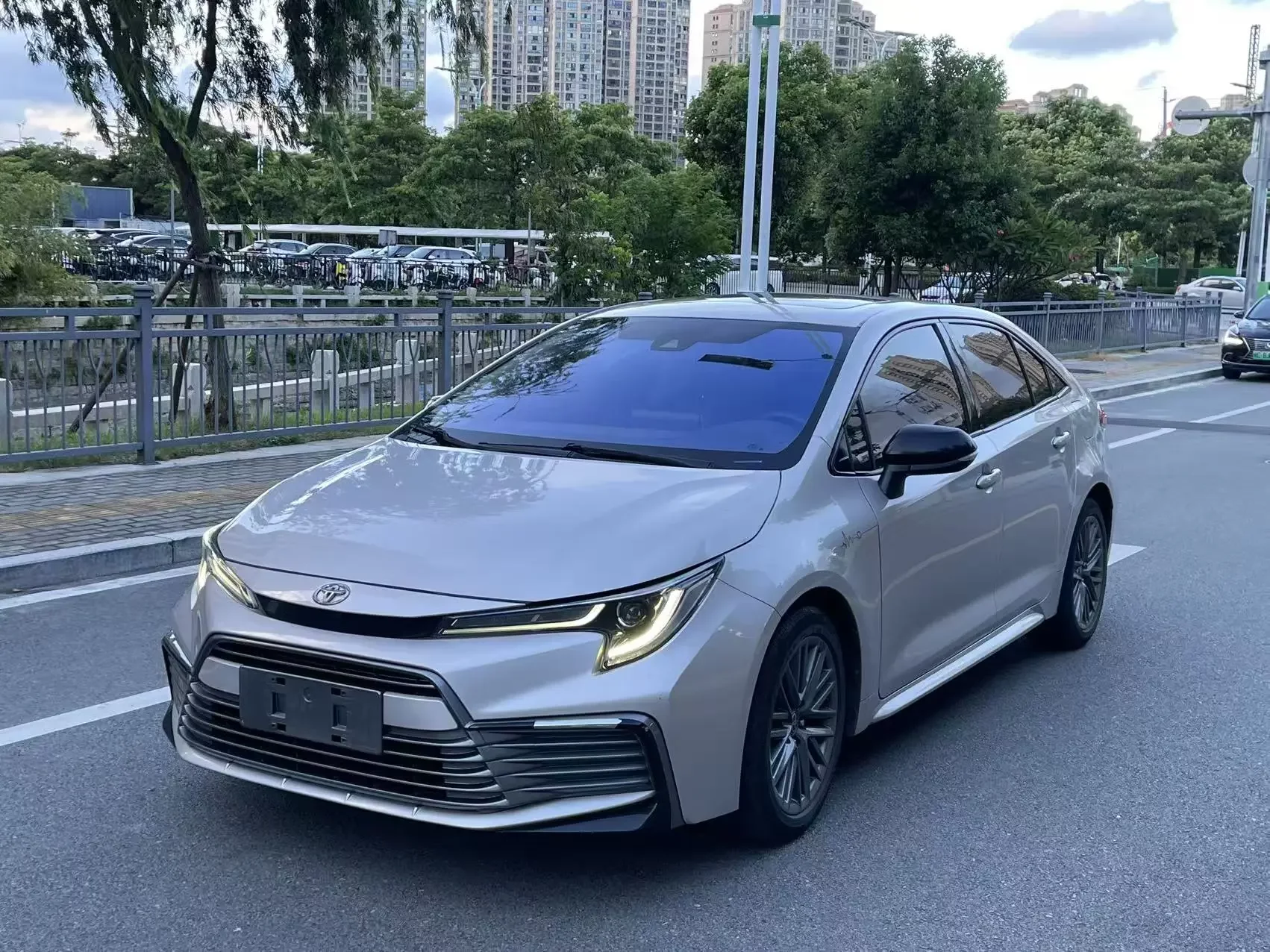 Toyota Levin (Ling Shang)  из Китая