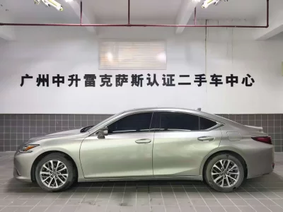 Lexus ES