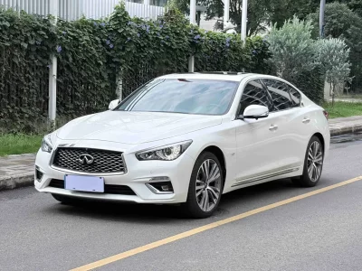 Infiniti Q50L