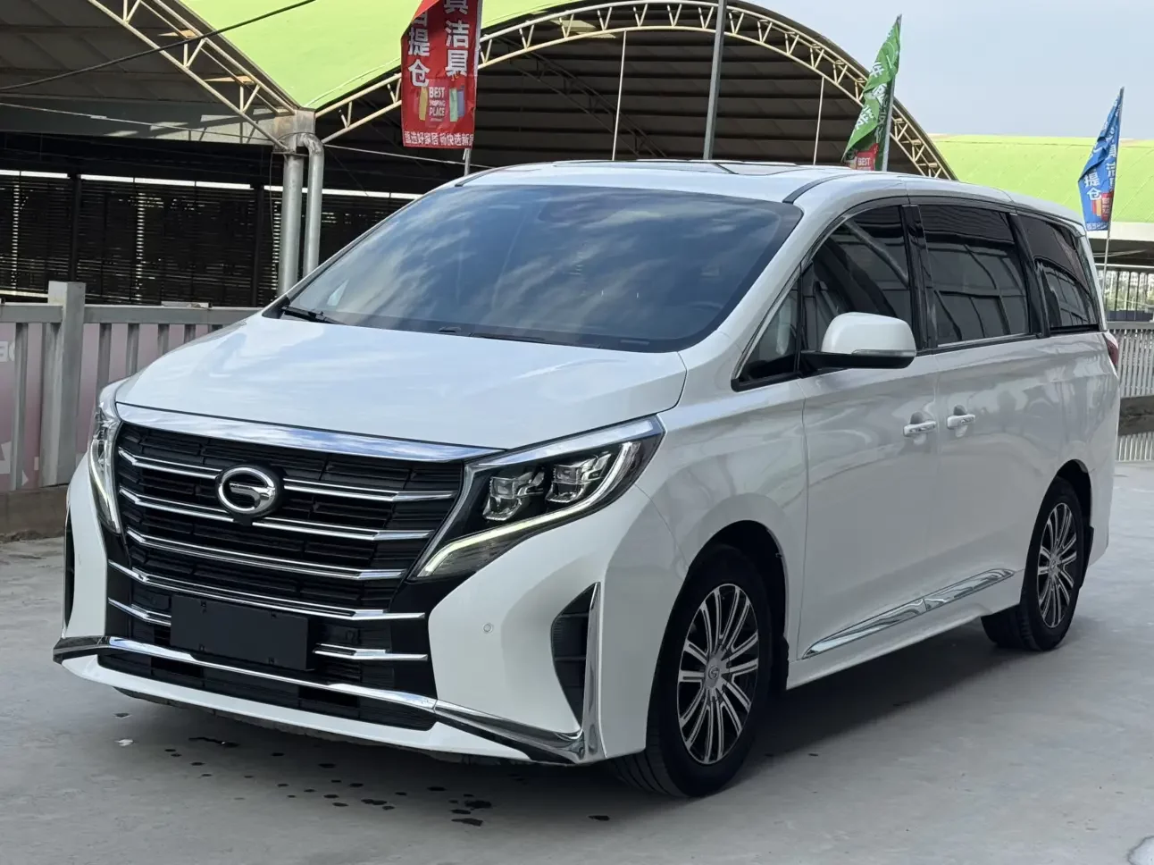 GAC Trumpchi M8  из Китая
