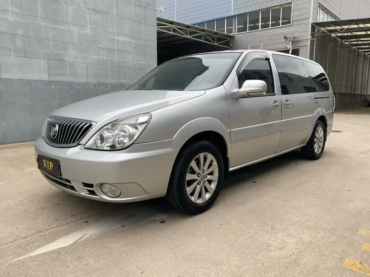 Buick GL8  из Китая