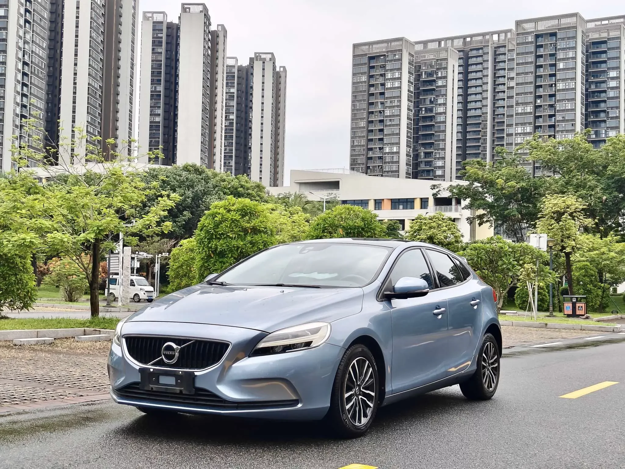 Volvo V40  из Китая