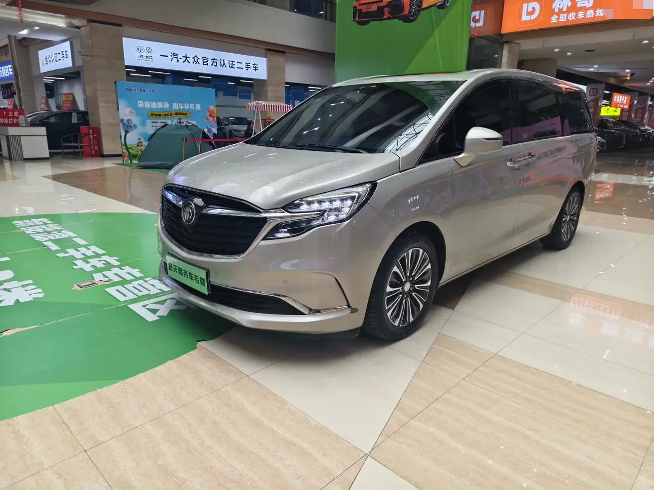 Buick GL8  из Китая