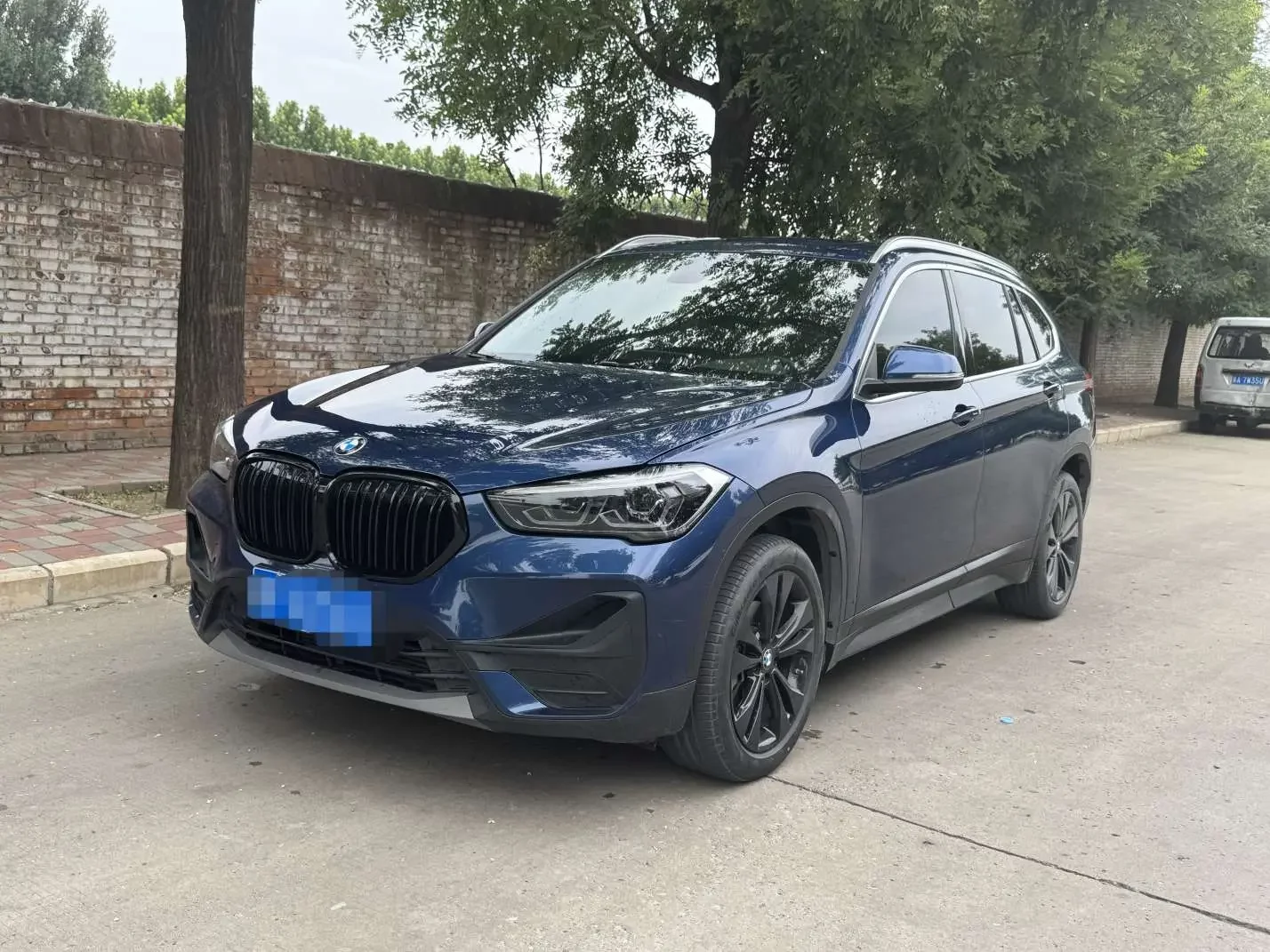 BMW X1  из Китая