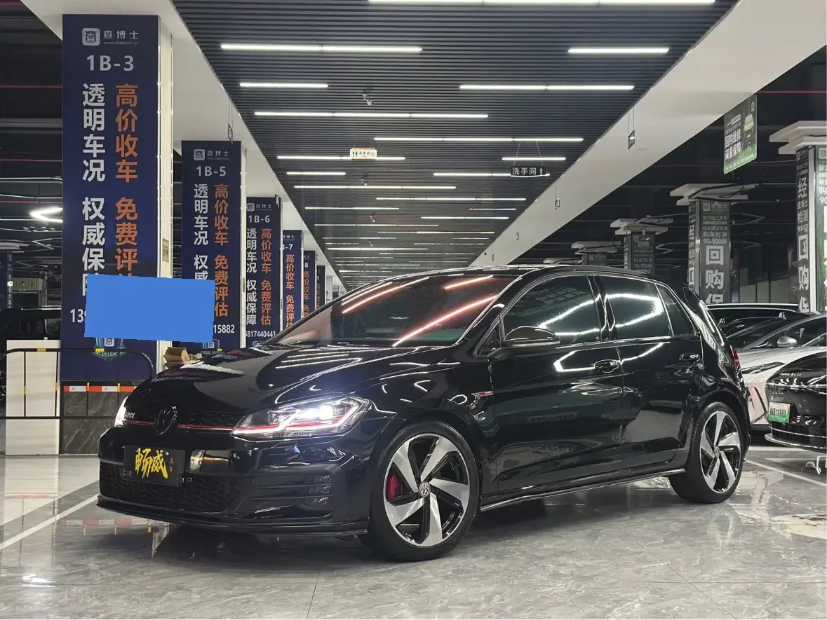 Volkswagen Golf GTI