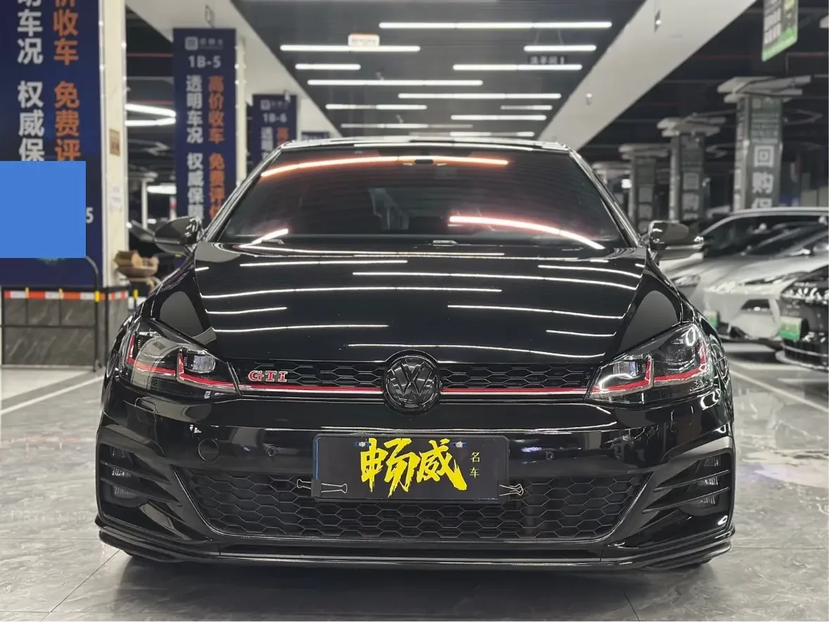 Volkswagen Golf GTI