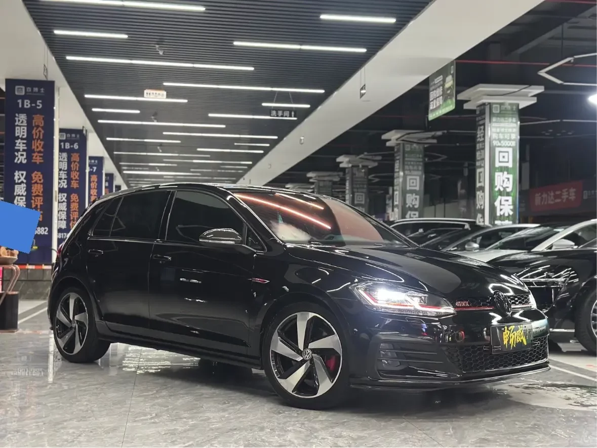 Volkswagen Golf GTI