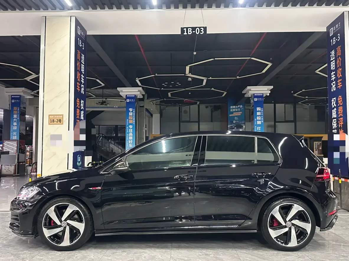 Volkswagen Golf GTI