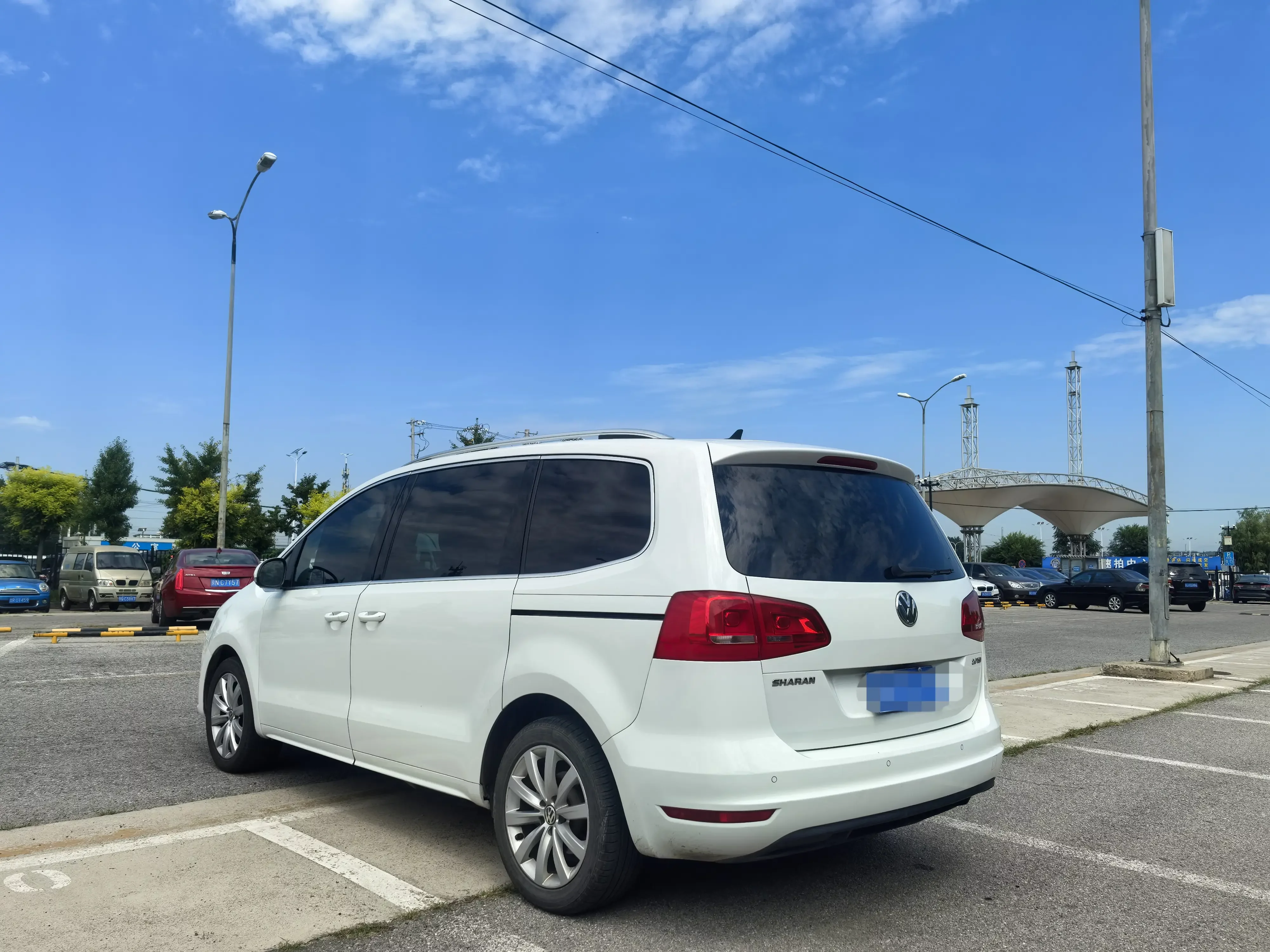 Volkswagen Sharon