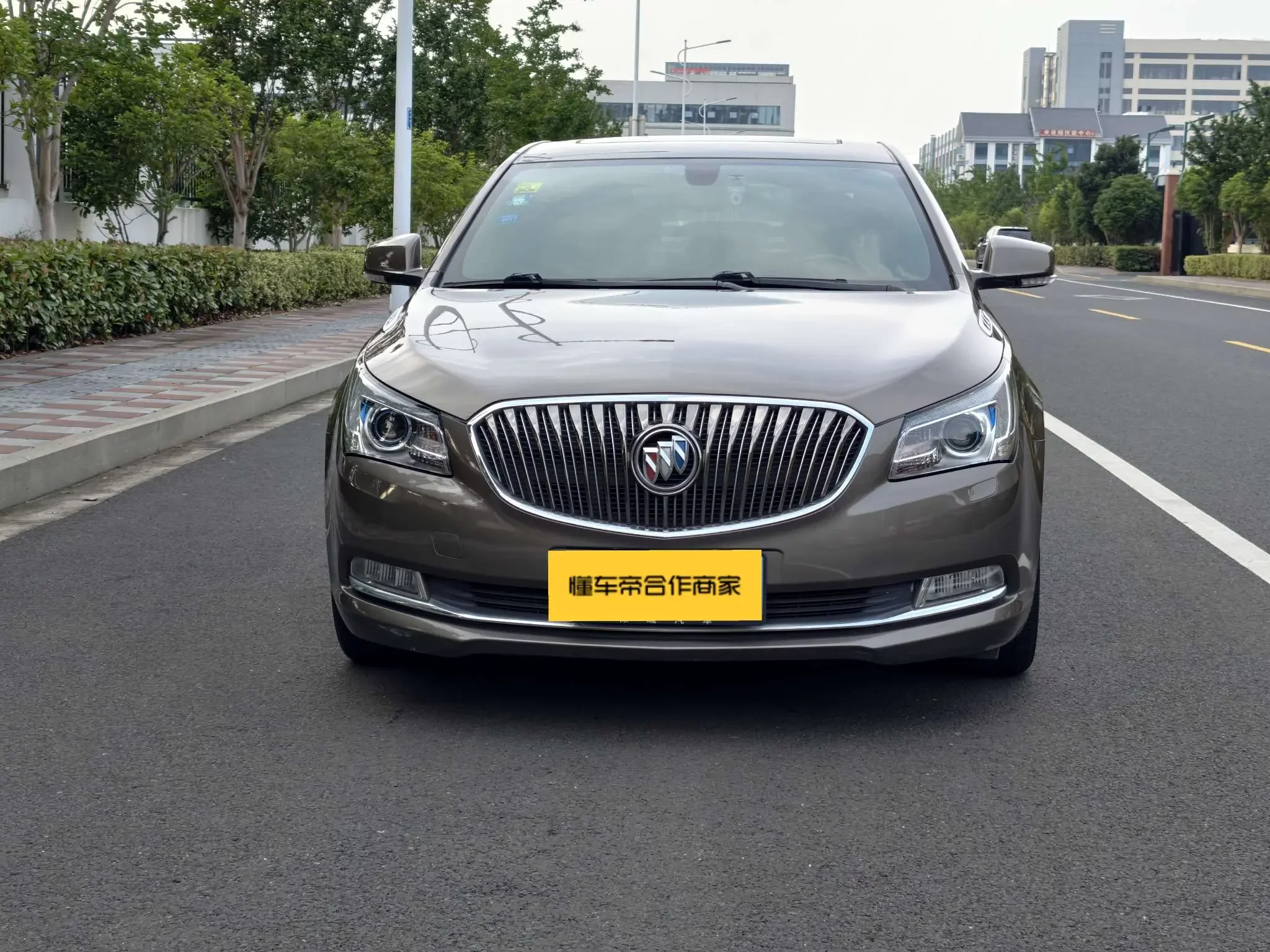 Buick LaCrosse  из Китая