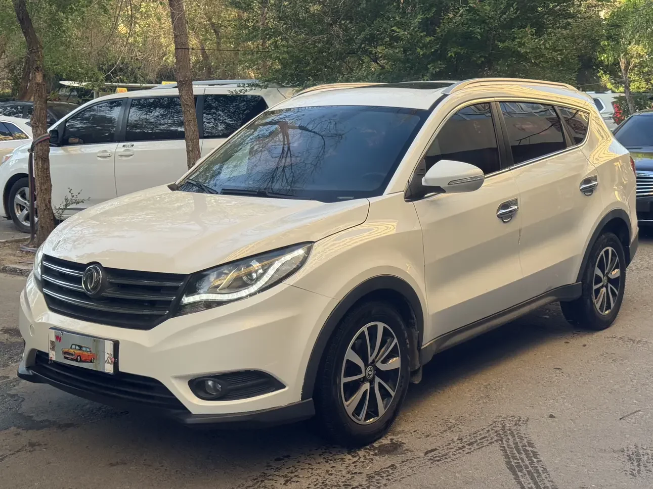 Dongfeng Fengon 580  из Китая