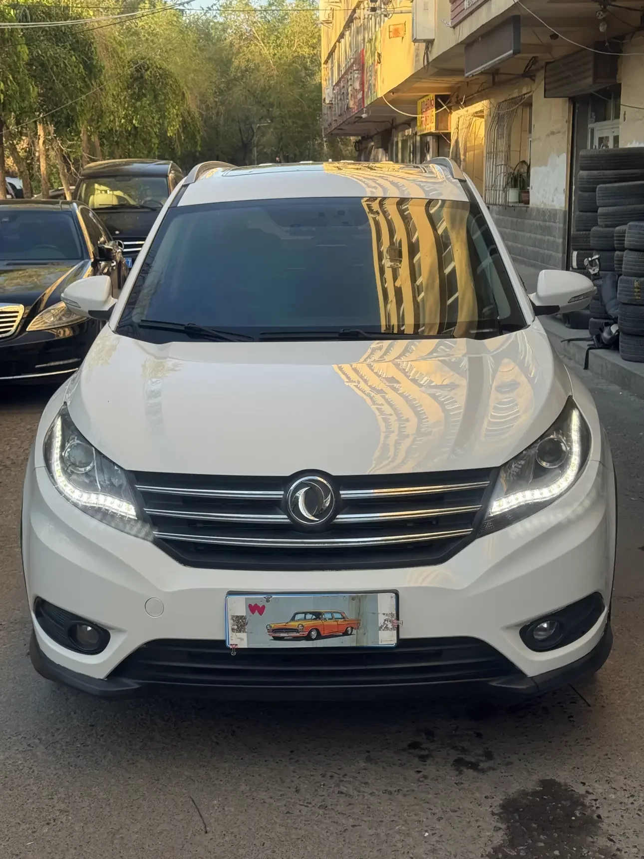 Dongfeng Fengon 580  из Китая