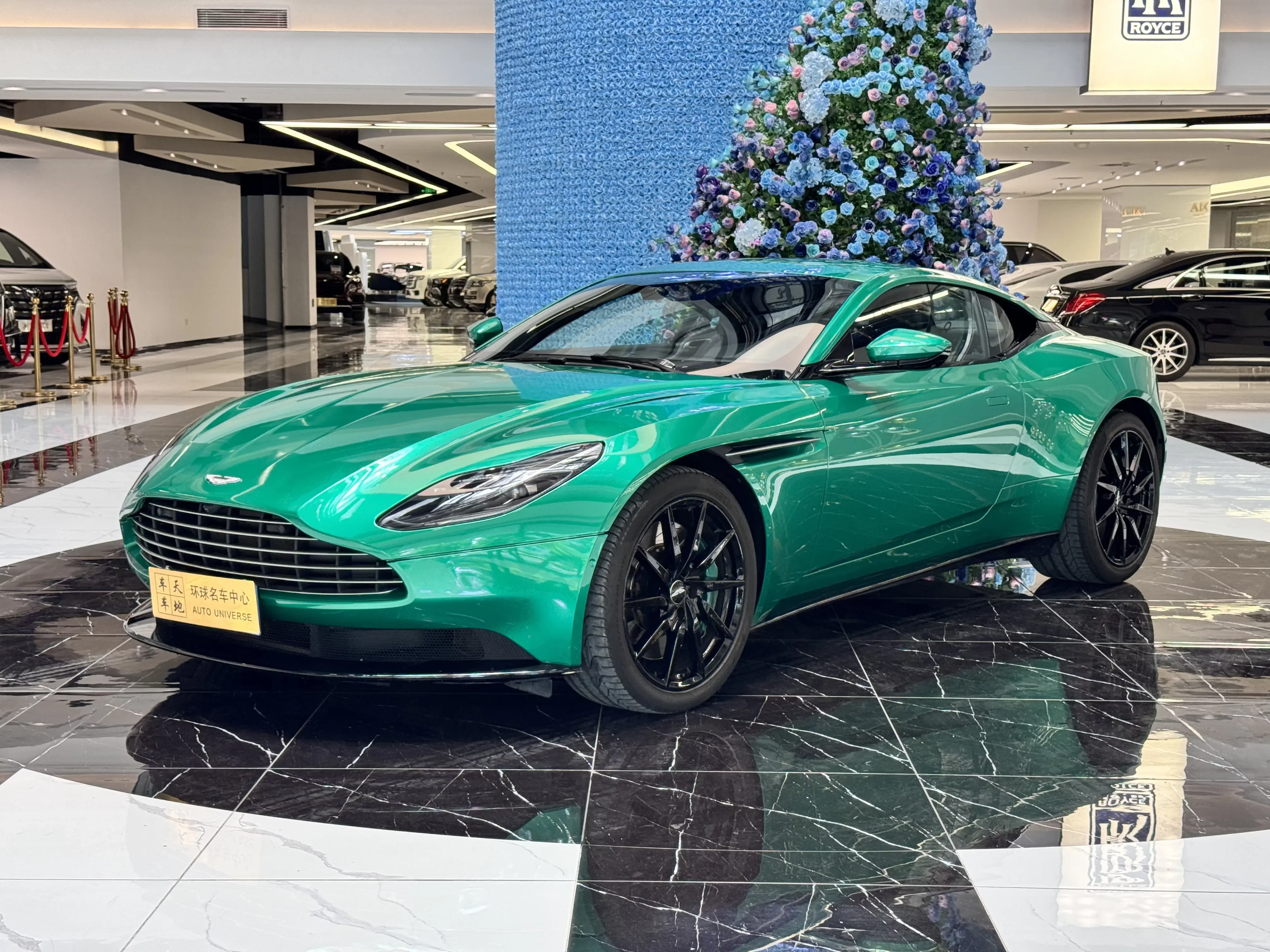 Aston Martin DB11  из Китая