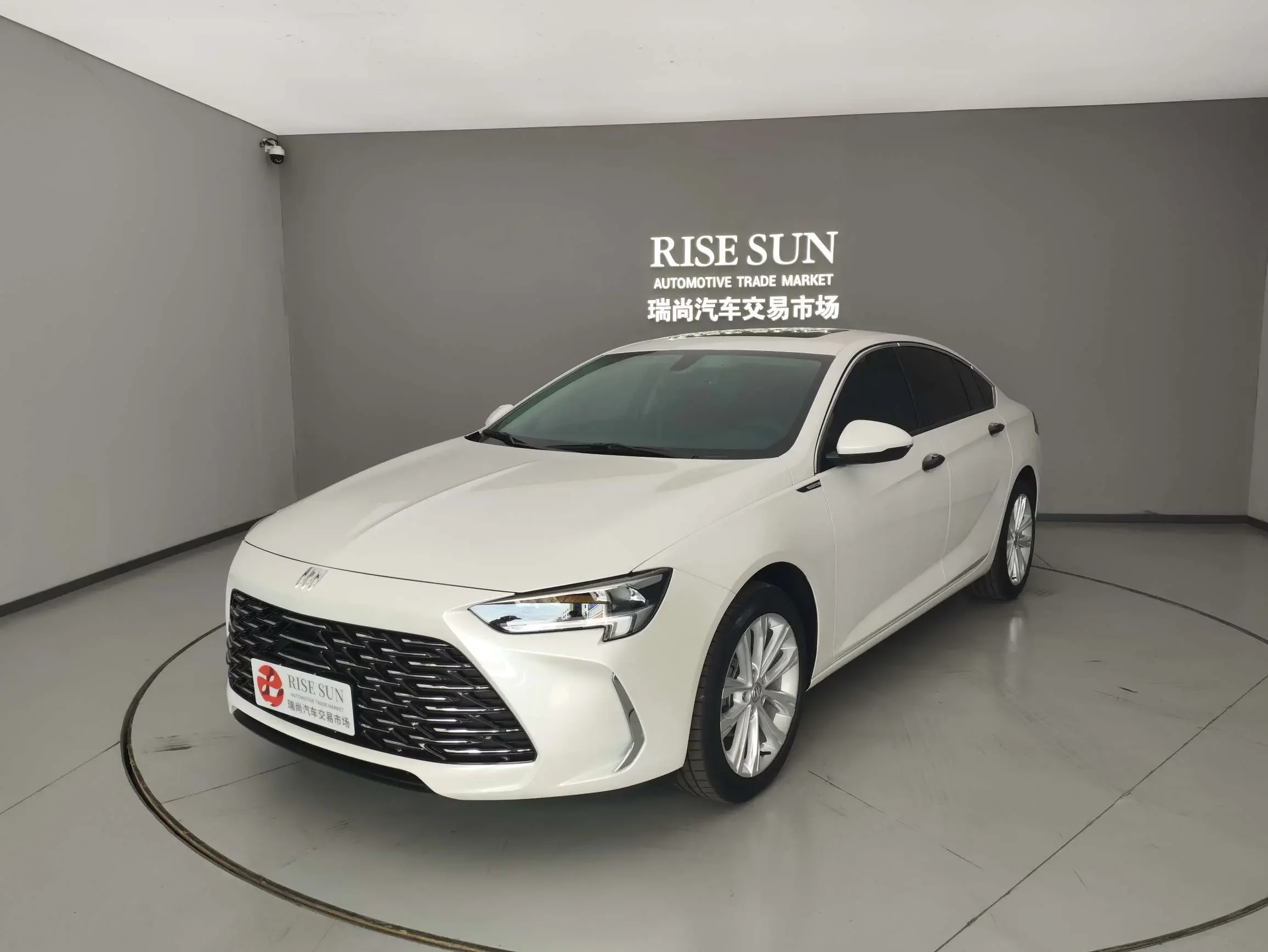 Buick Majesty  из Китая