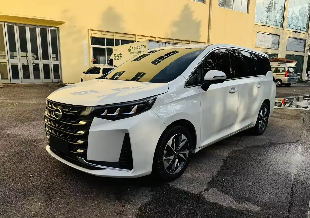 GAC Trumpchi M6  из Китая