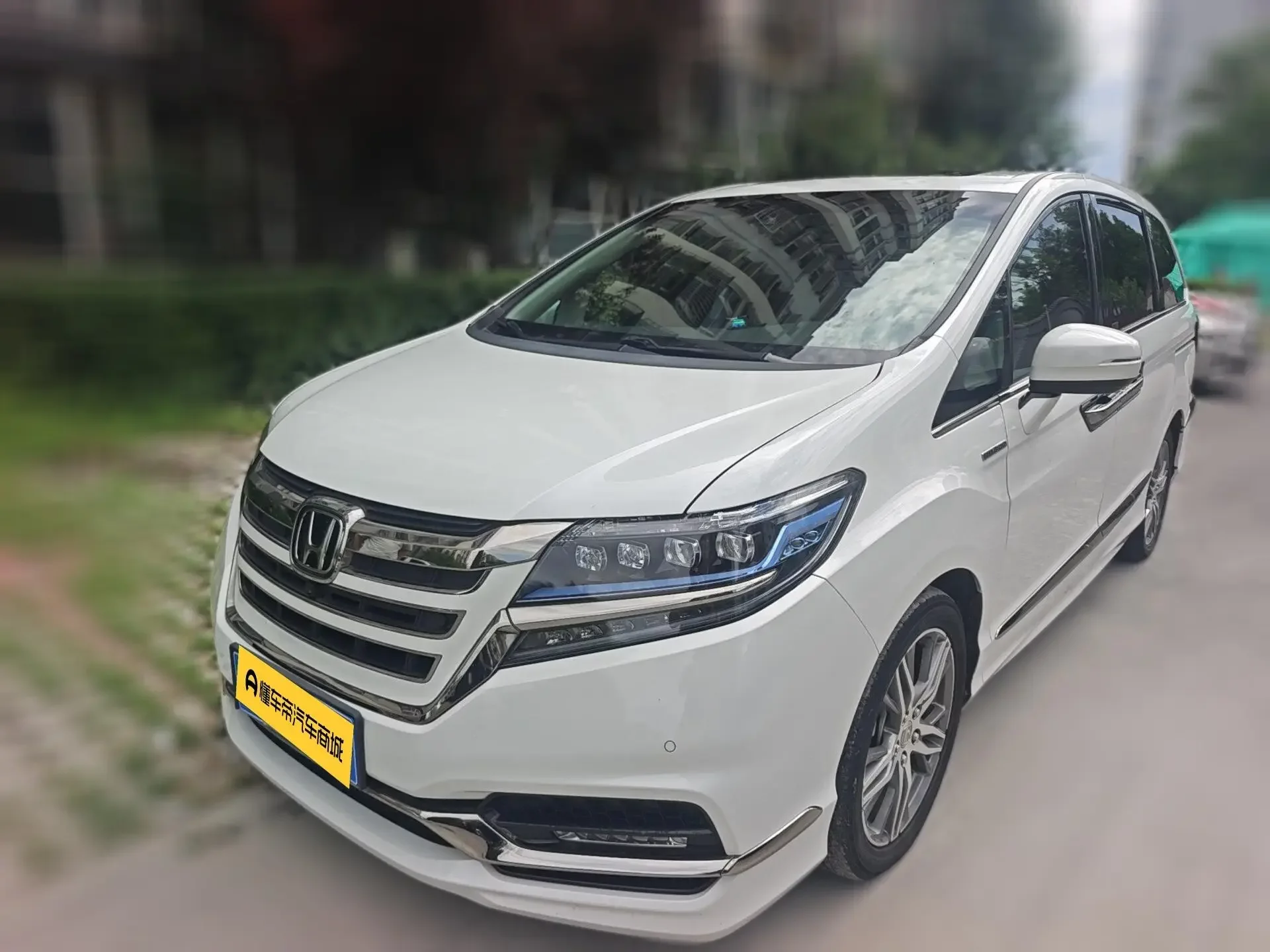 Honda Elysion (Alison)  из Китая