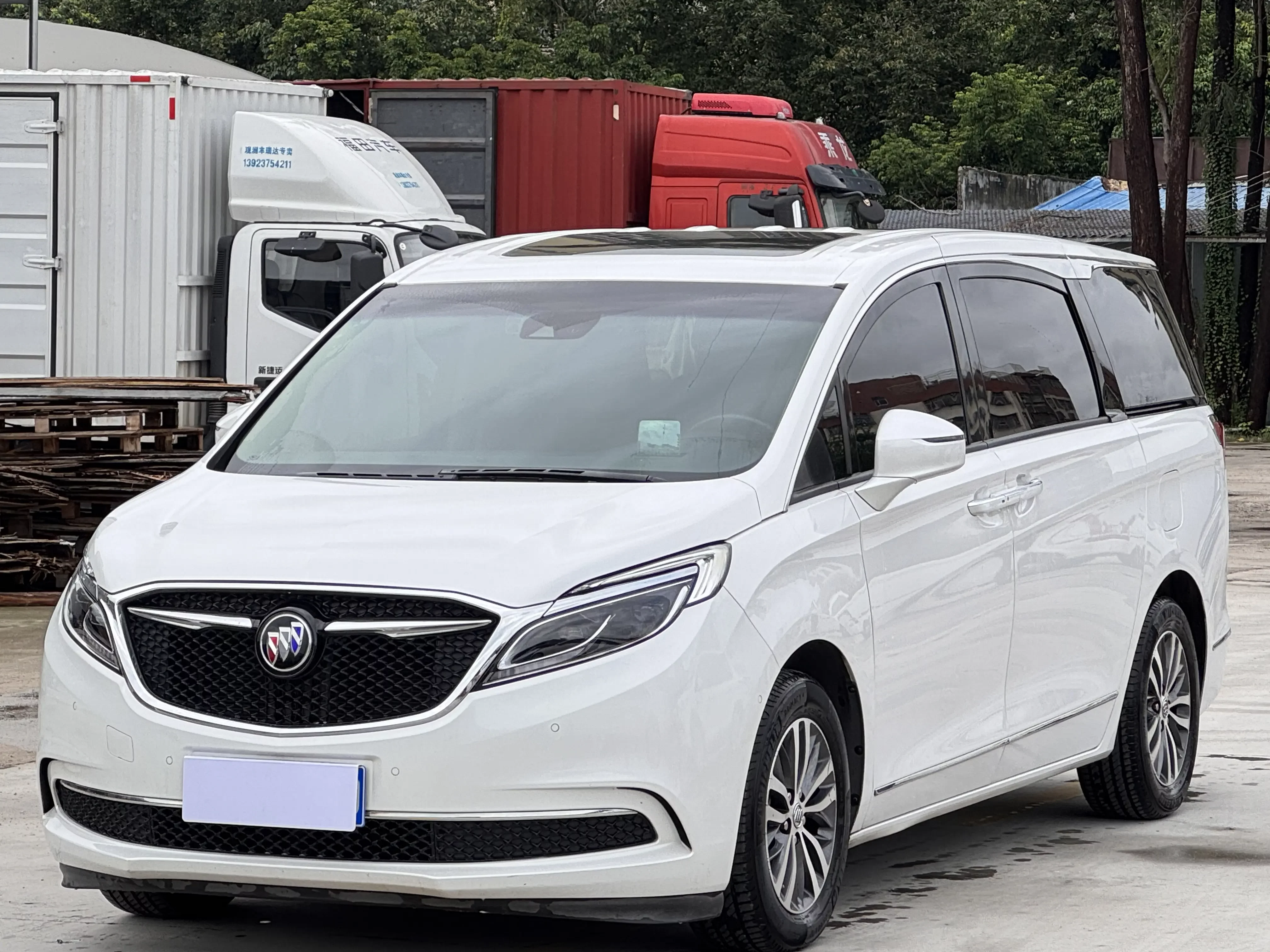 Buick GL8  из Китая