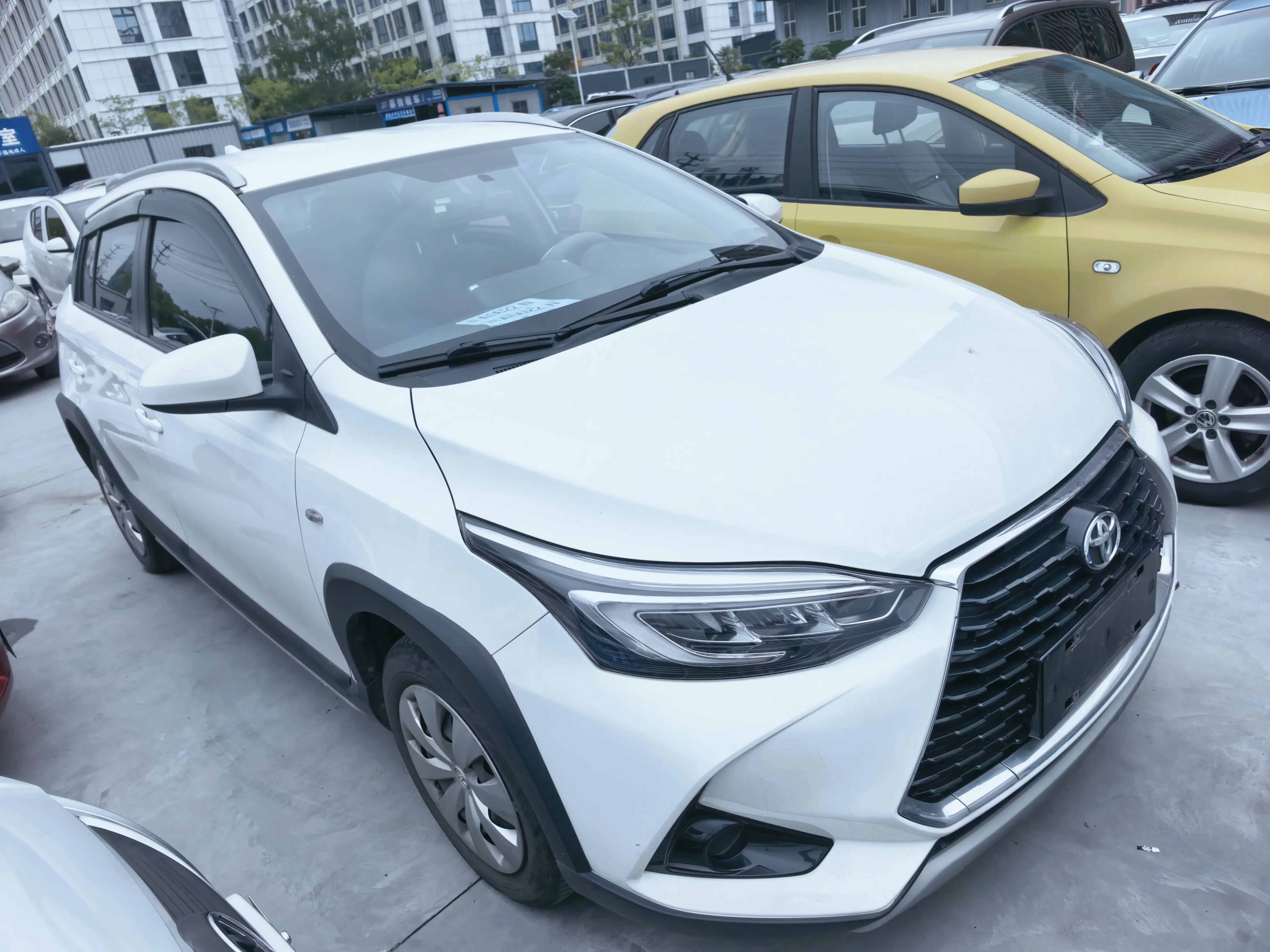 Toyota Yaris L
