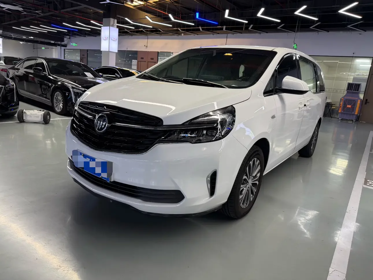 Buick GL8  из Китая