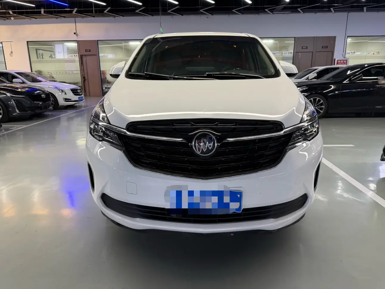Buick GL8  из Китая