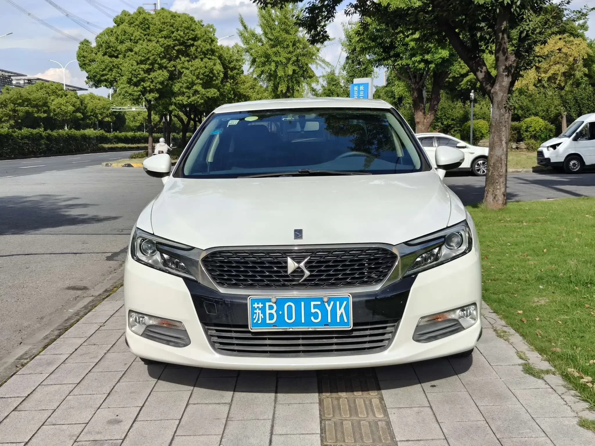 DS 5LS  из Китая
