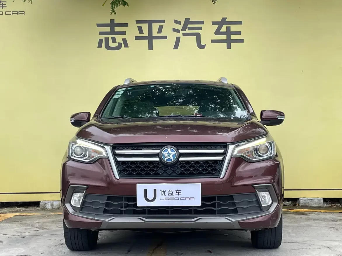Kai Chen Venucia T70  из Китая
