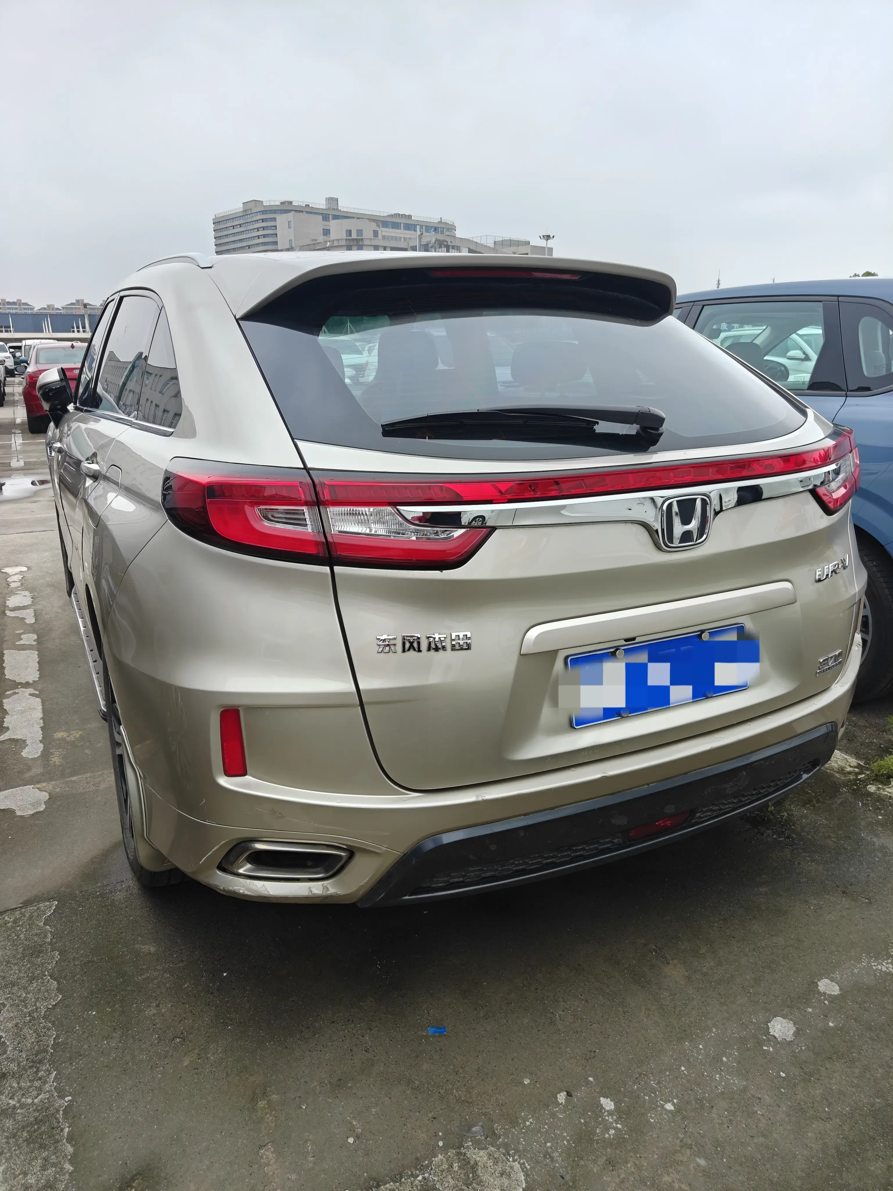 Honda UR-V