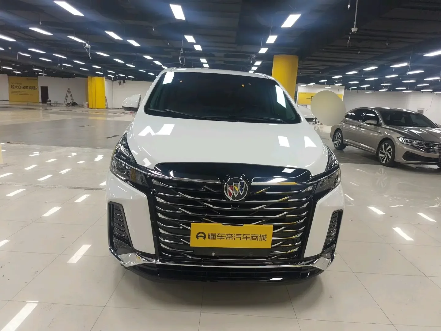 Buick GL8  из Китая