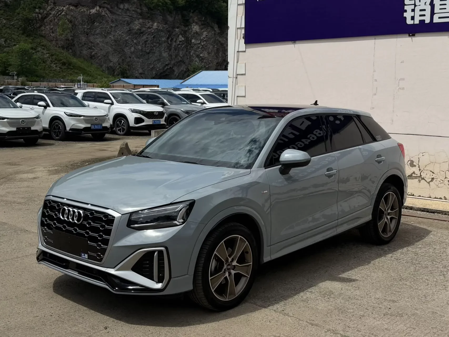 AUDI Q2L