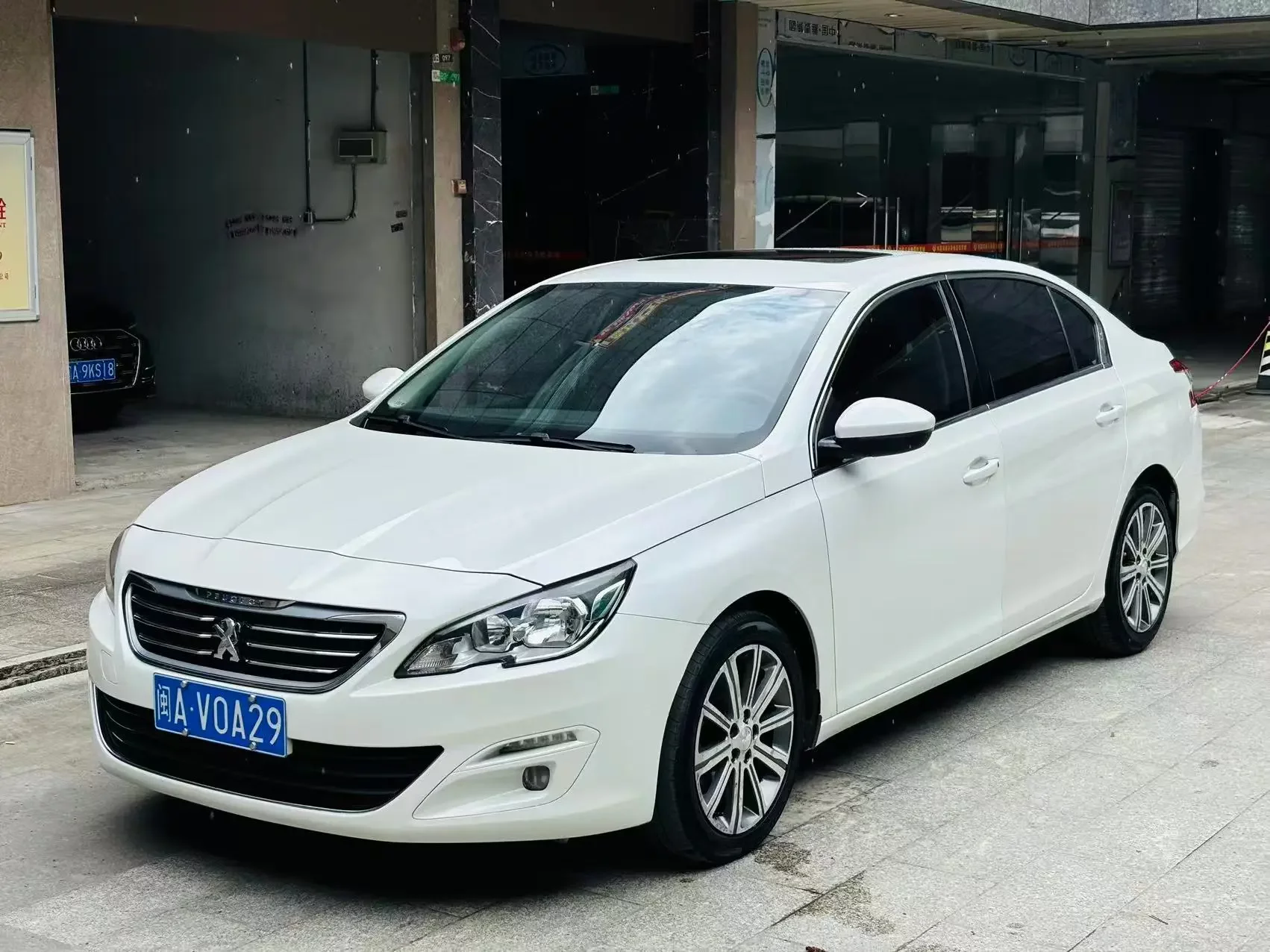 Peugeot 408  из Китая