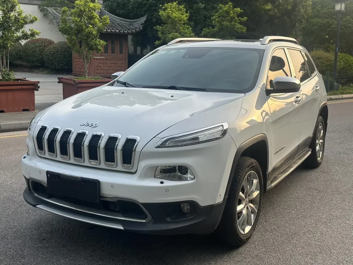 Jeep Cherokee  из Китая