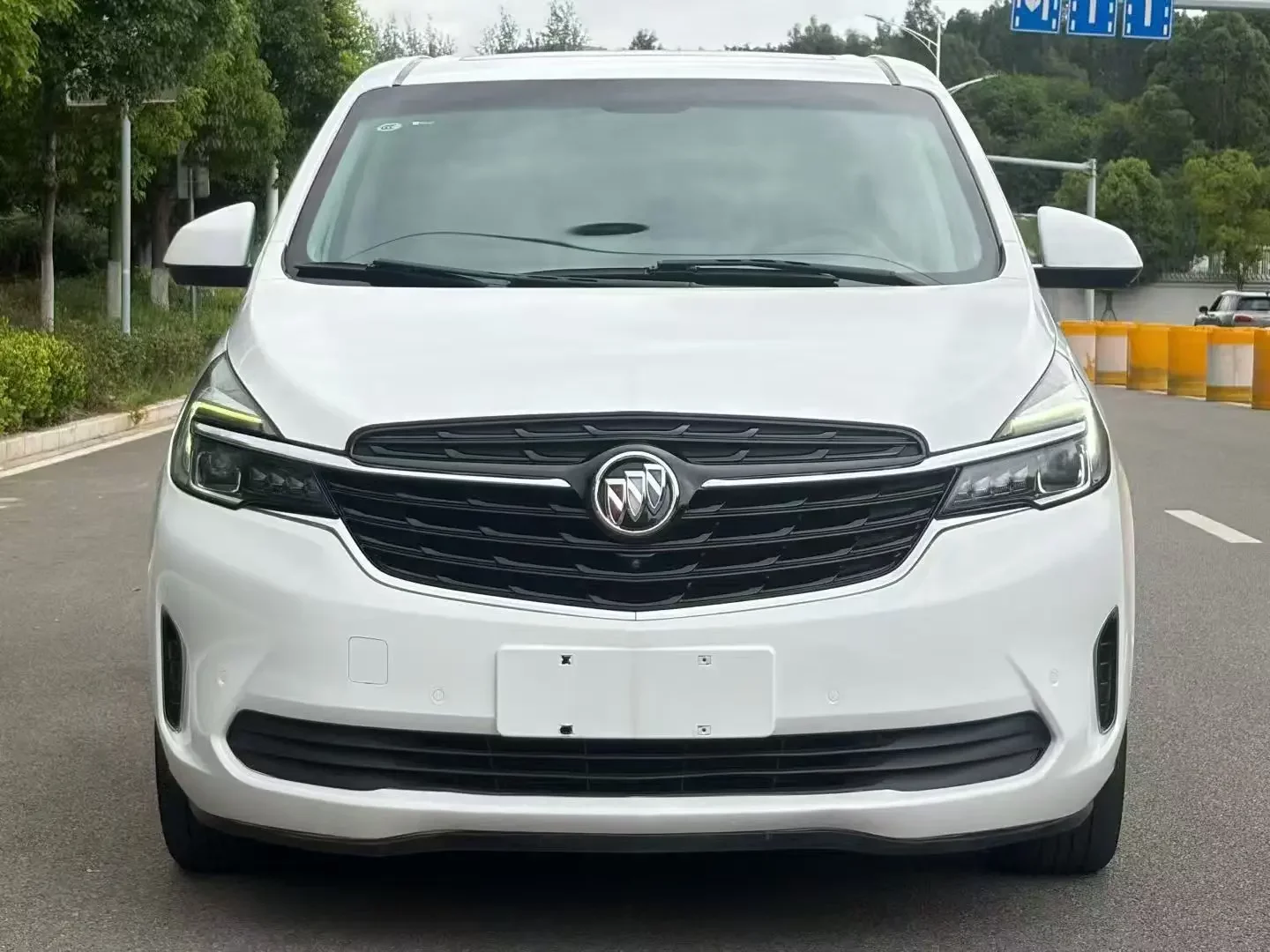 Buick GL8  из Китая