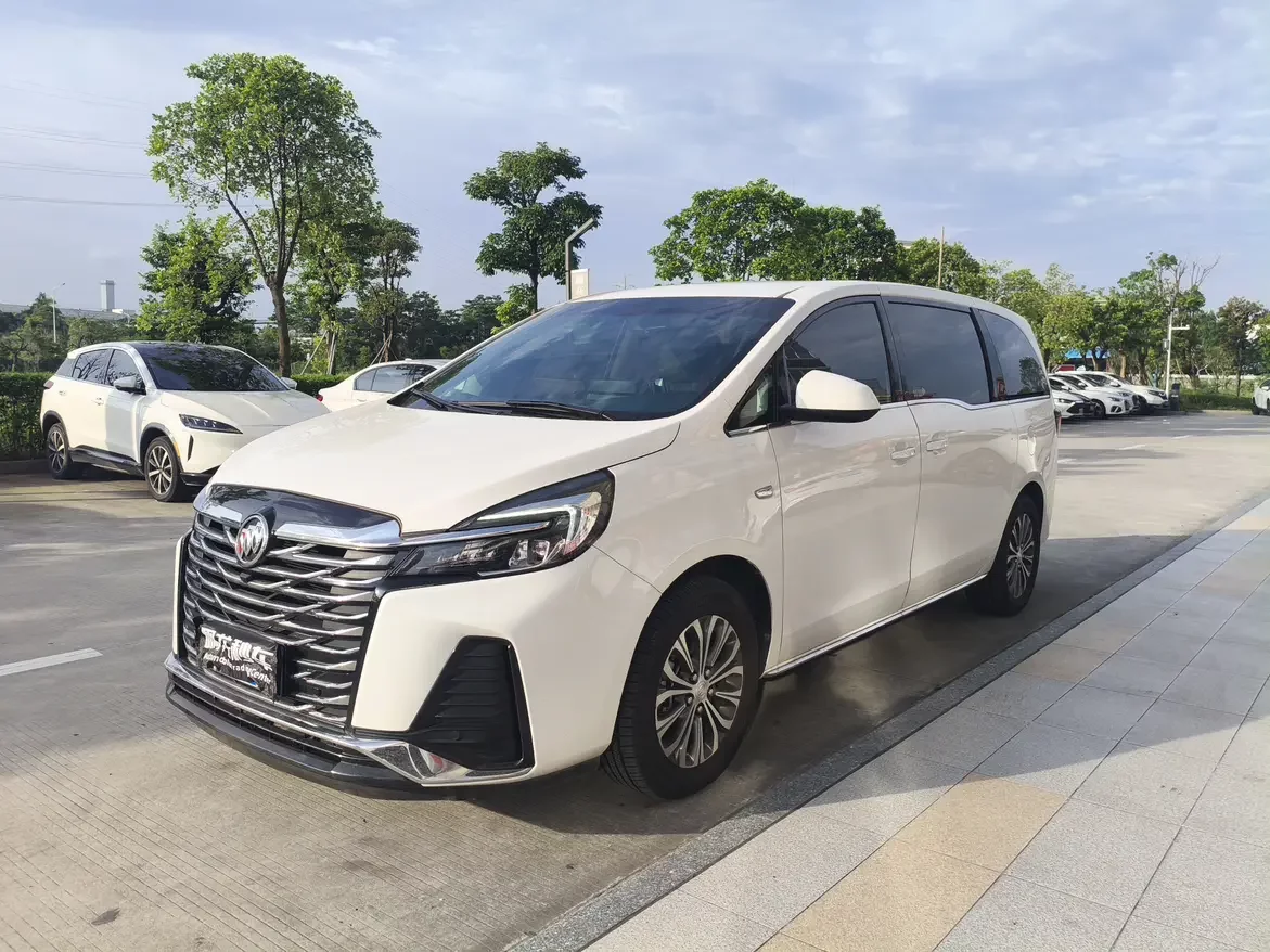 Buick GL8  из Китая