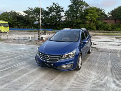 Baojun 310W, 2017 — купить с доставкой из Китая