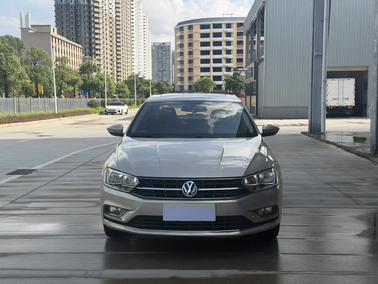 Volkswagen Bora  из Китая