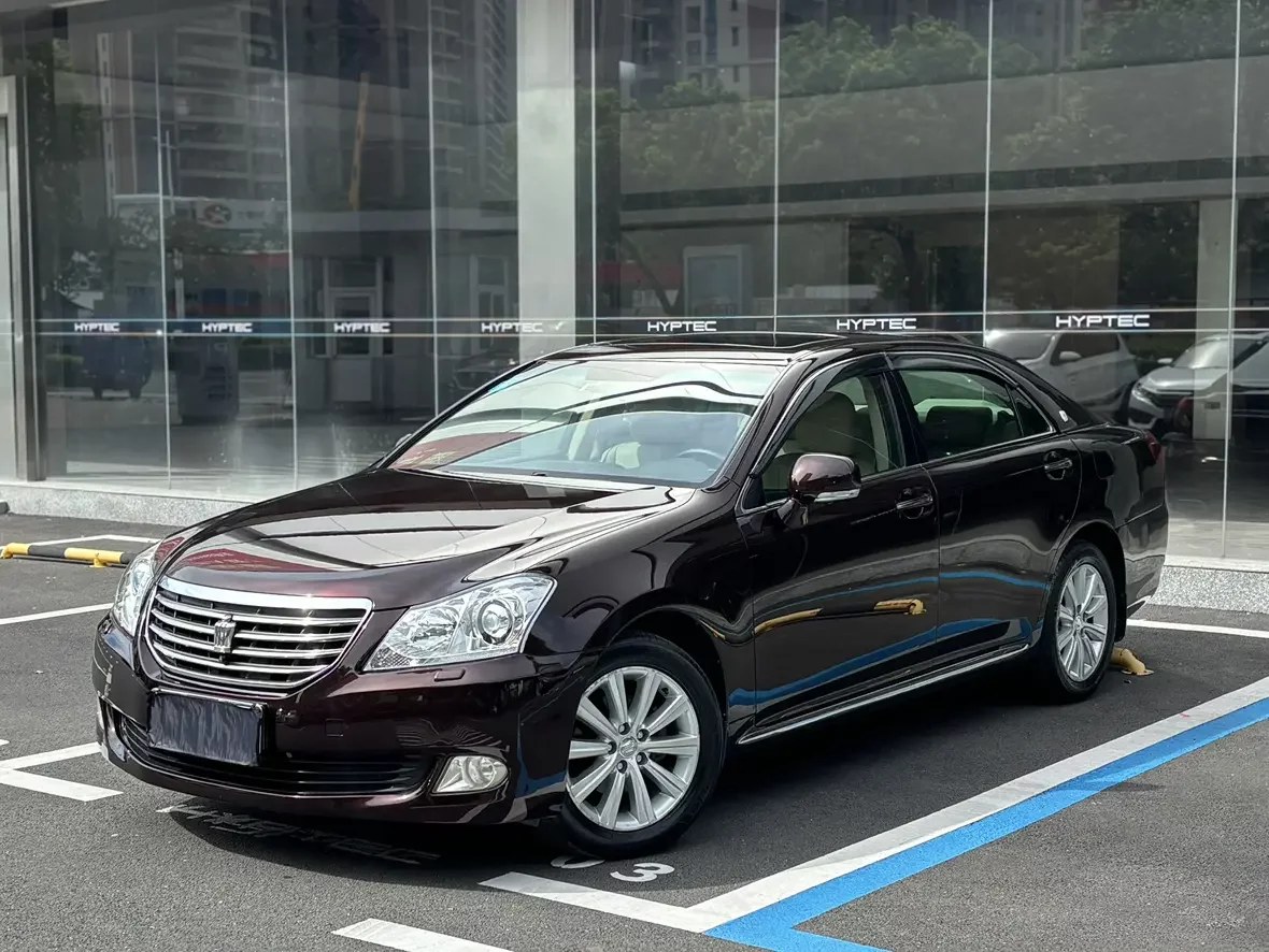 Toyota crown  из Китая