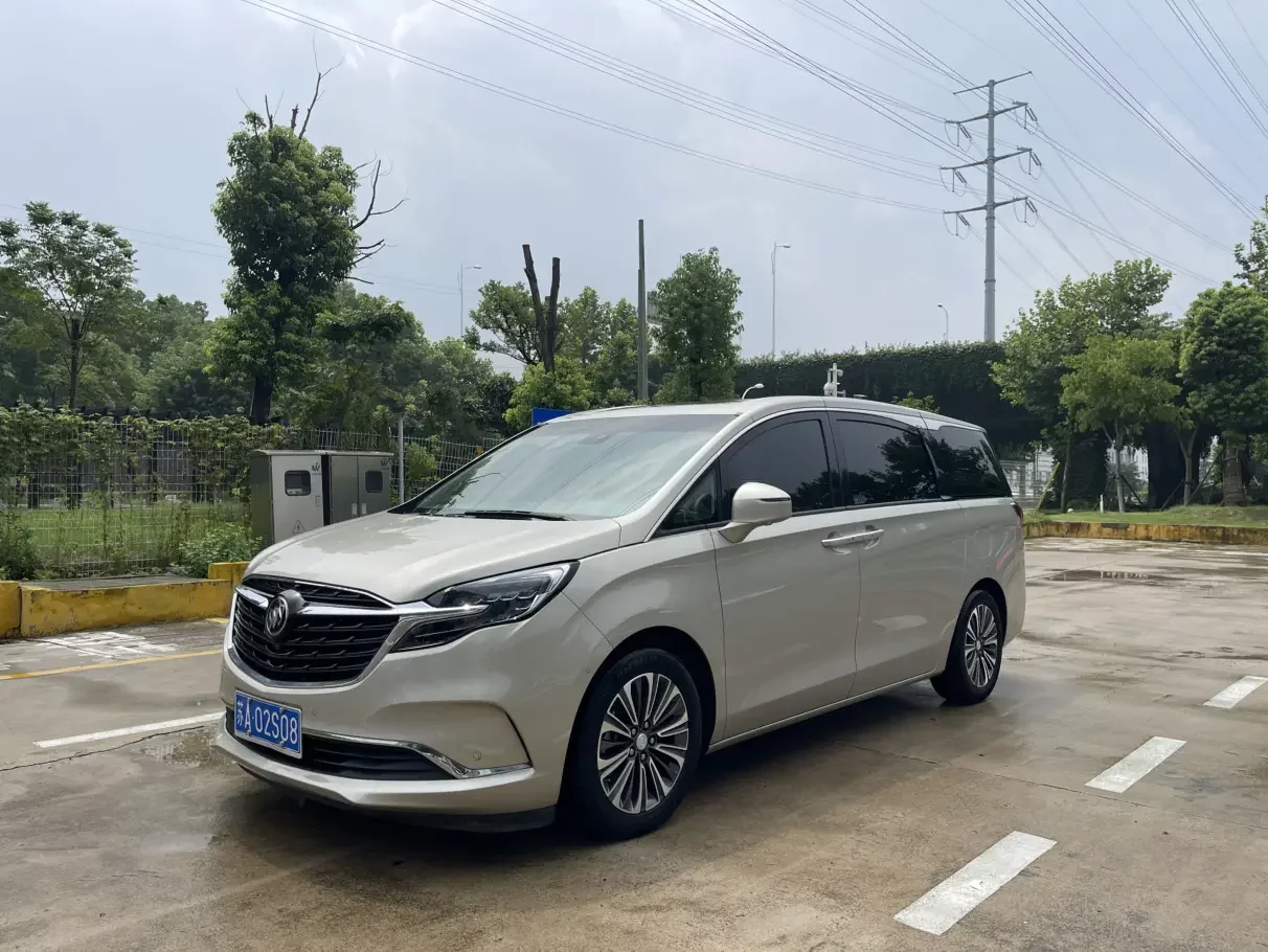 Buick GL8  из Китая