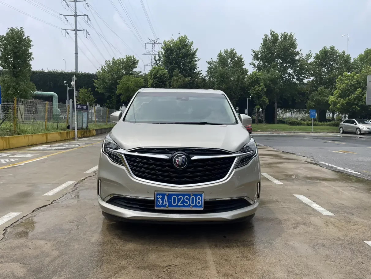 Buick GL8  из Китая