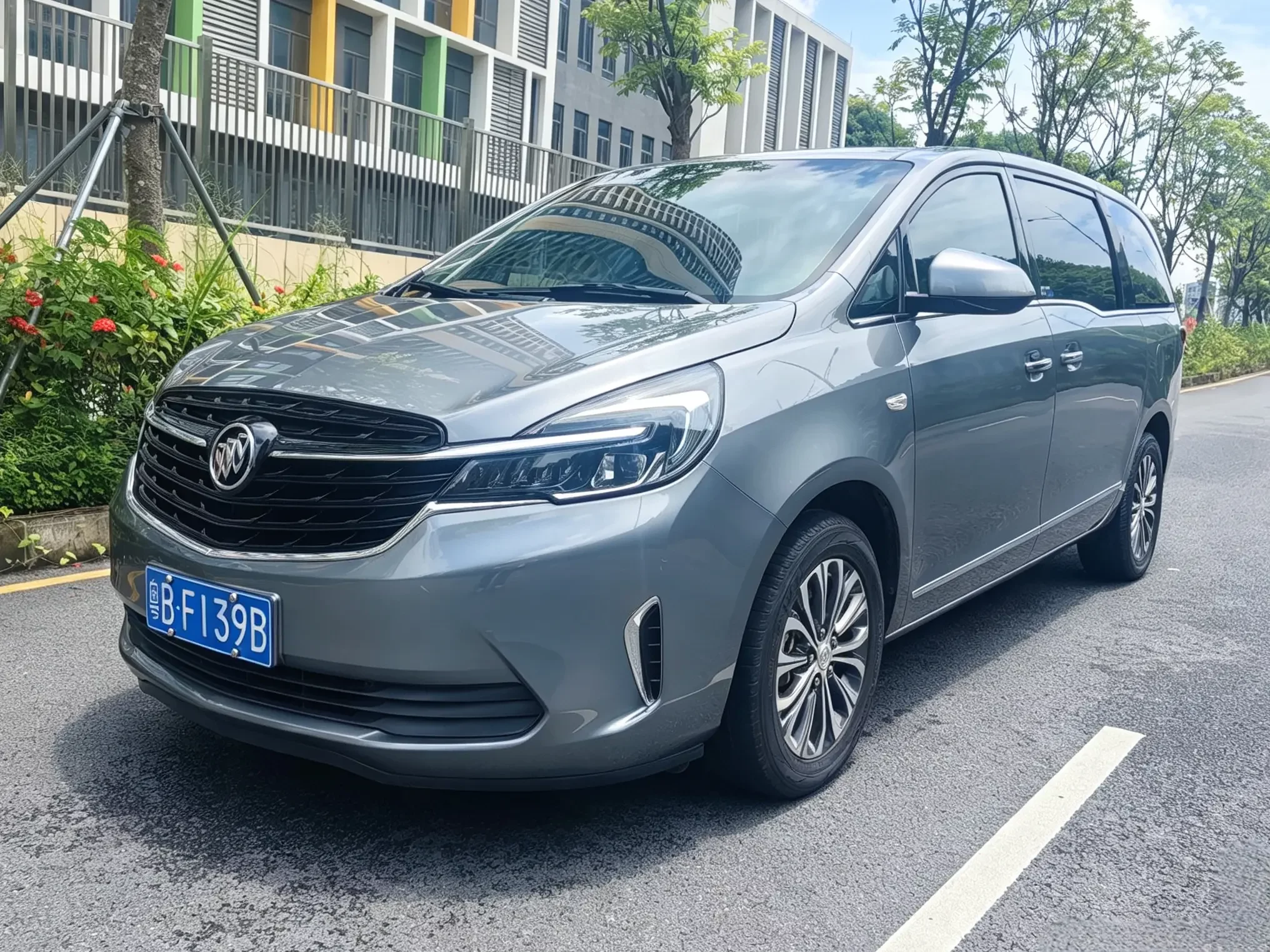 Buick GL8  из Китая