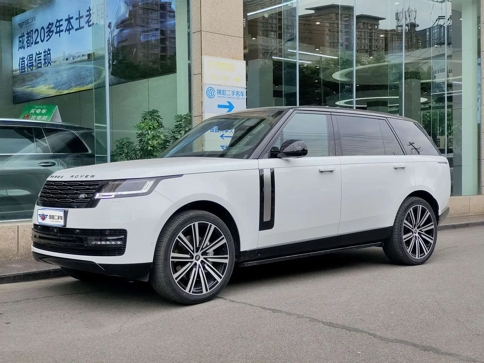 Land Rover range rover  из Китая