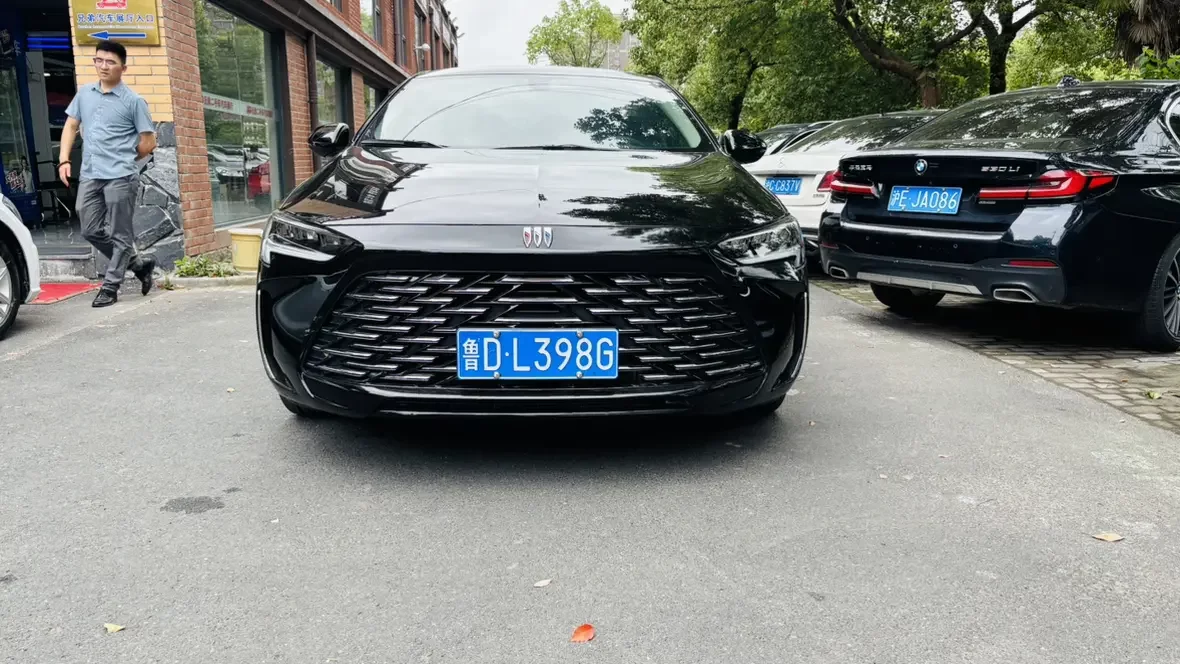 Buick Majesty  из Китая