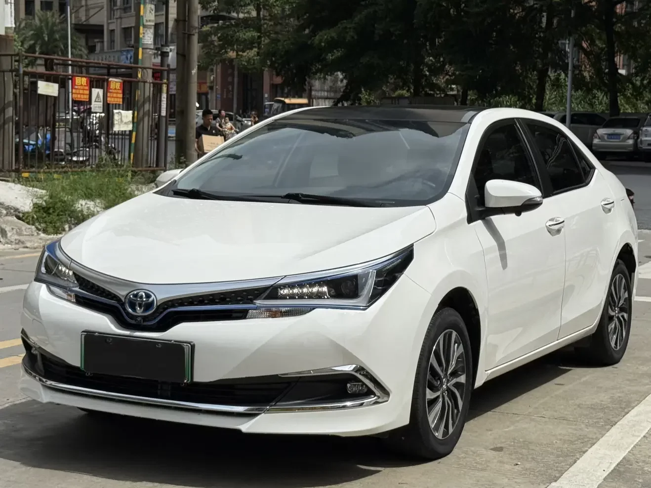 Toyota Corolla Dual Engine E+