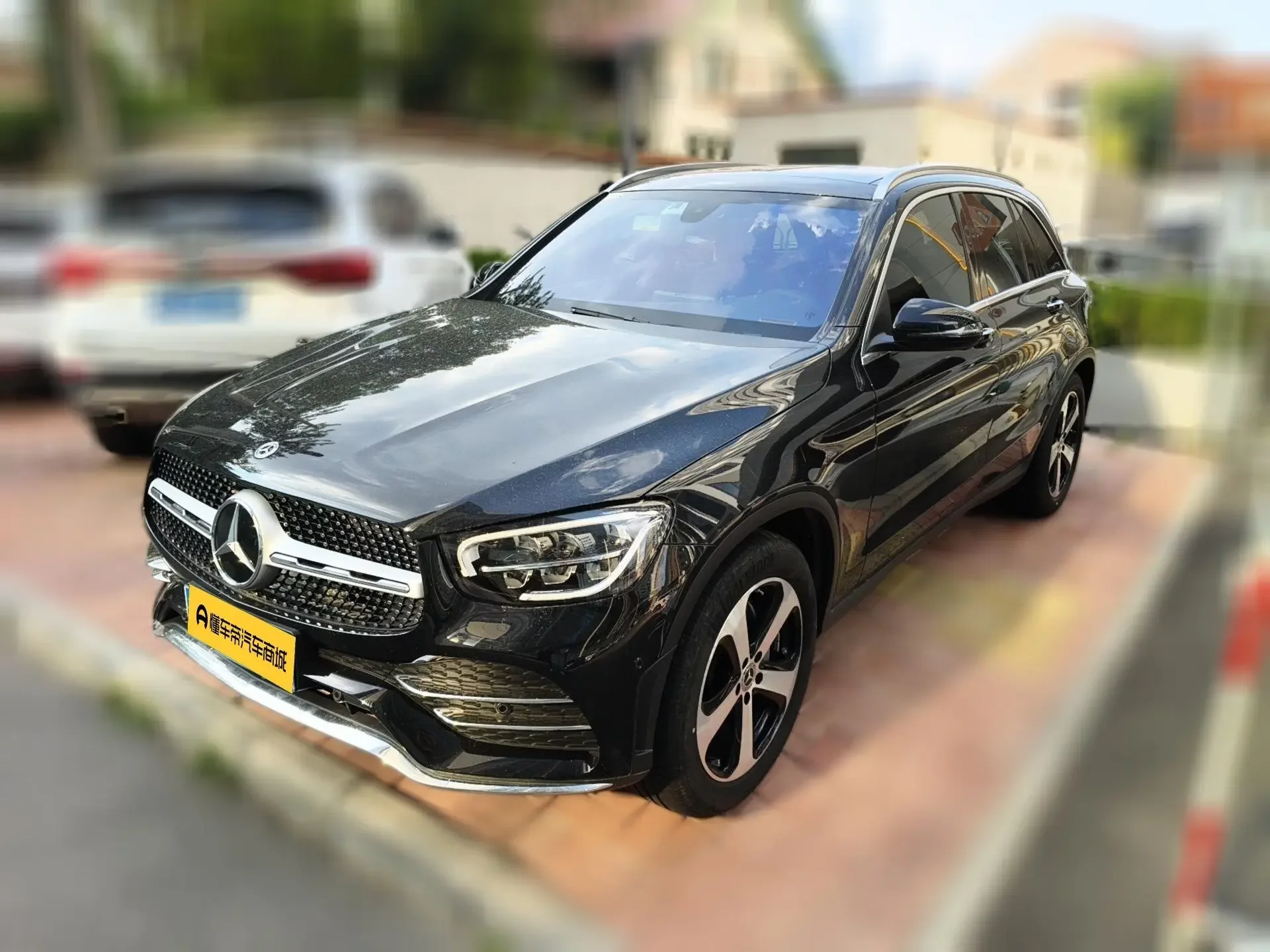 MERCEDES-BENZ GLC